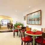 Sis Pins Hotel