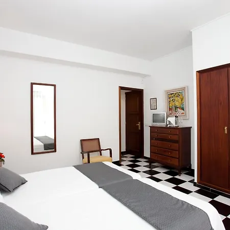 Hotel Sis Pins 3*