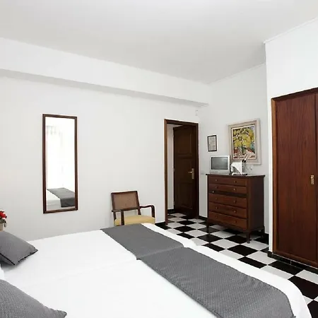 Hotel Sis Pins 3*