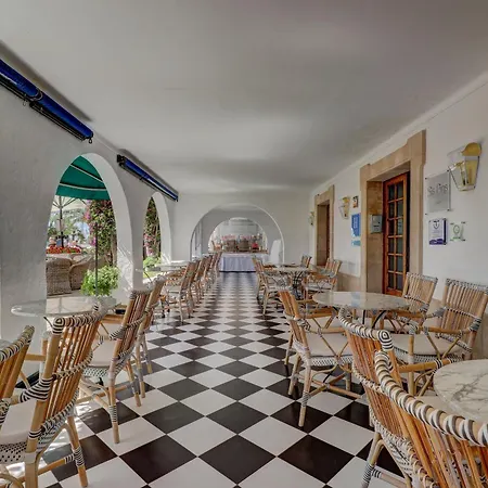 Sis Pins Szálloda 3*